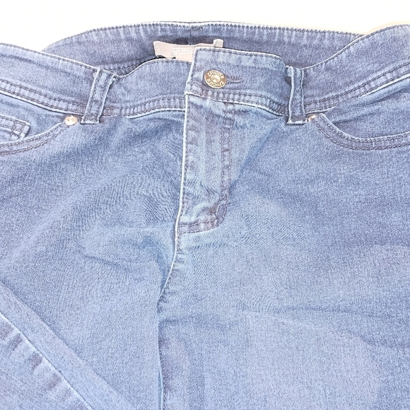 Classic CHICOS Blue Women's Jeans (#495) - Picture 3 of 4